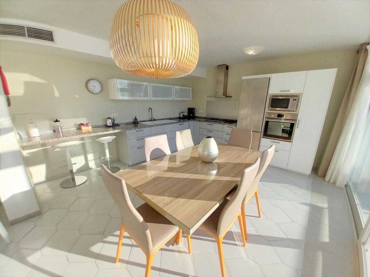 Miraflores Beachfront Penthouse Sitio de Calahonda ภายนอก รูปภาพ