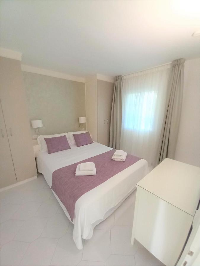 Miraflores Beachfront Penthouse Sitio de Calahonda ภายนอก รูปภาพ