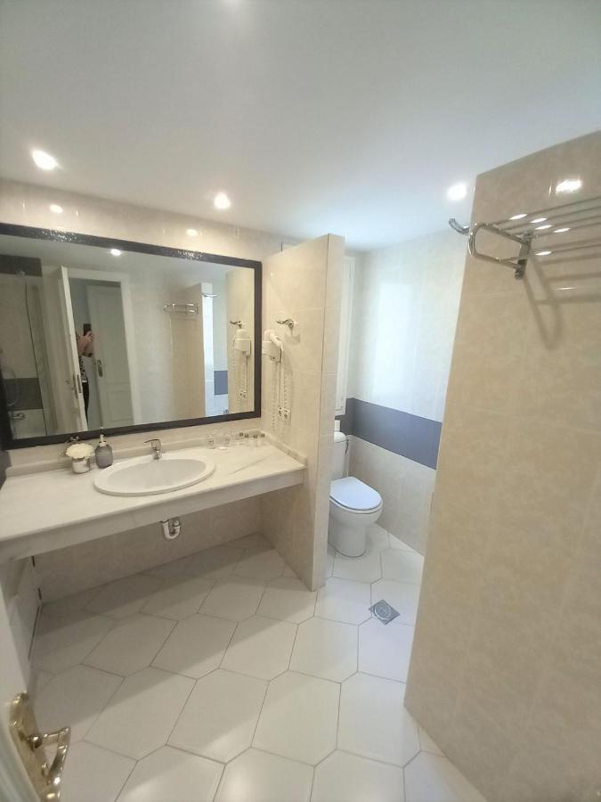 Miraflores Beachfront Penthouse Sitio de Calahonda ภายนอก รูปภาพ