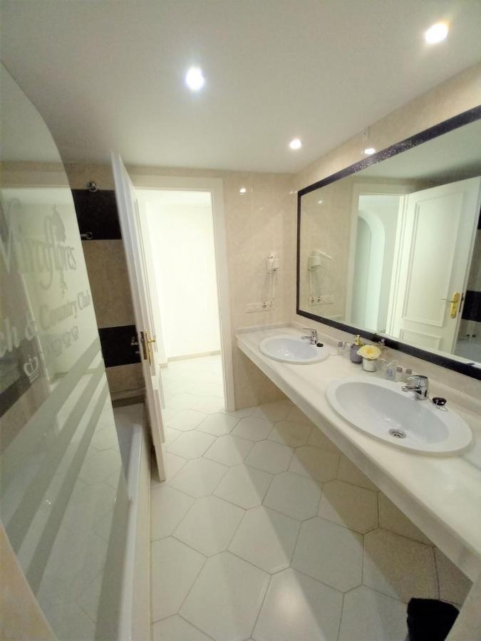 Miraflores Beachfront Penthouse Sitio de Calahonda ภายนอก รูปภาพ