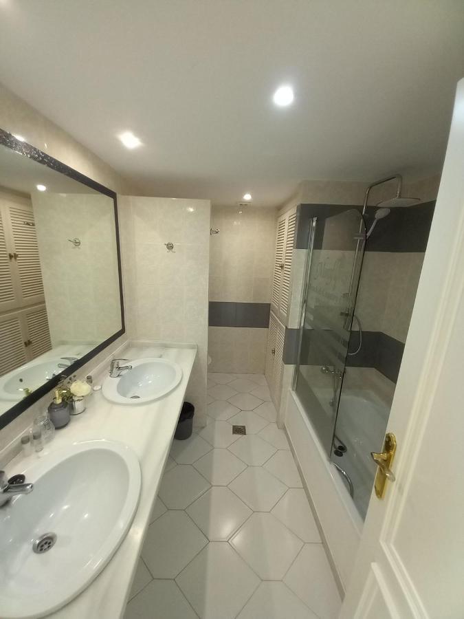 Miraflores Beachfront Penthouse Sitio de Calahonda ภายนอก รูปภาพ